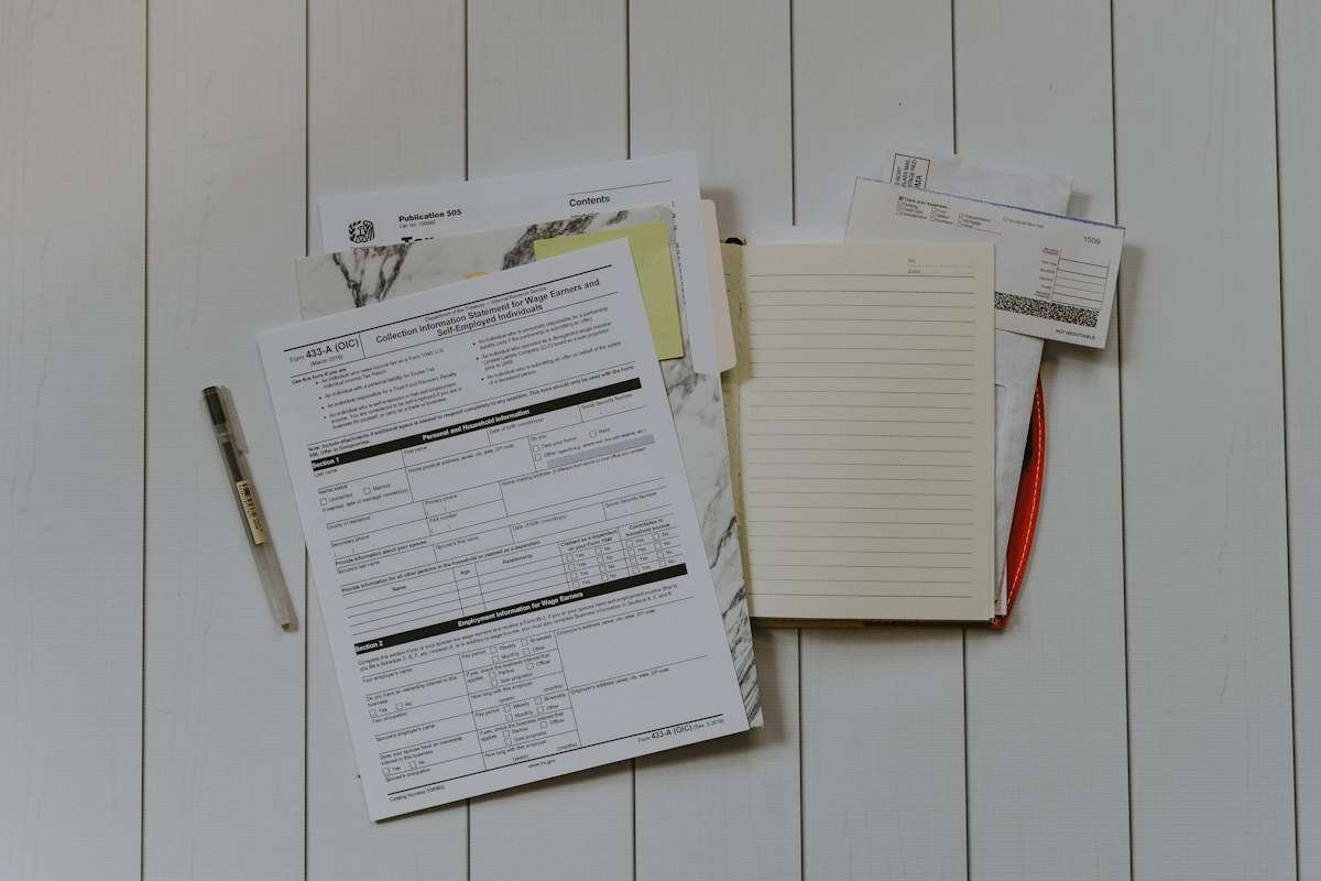 Pile de documents vue du dessus