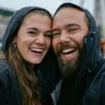 Portrait d'un couple souriant
